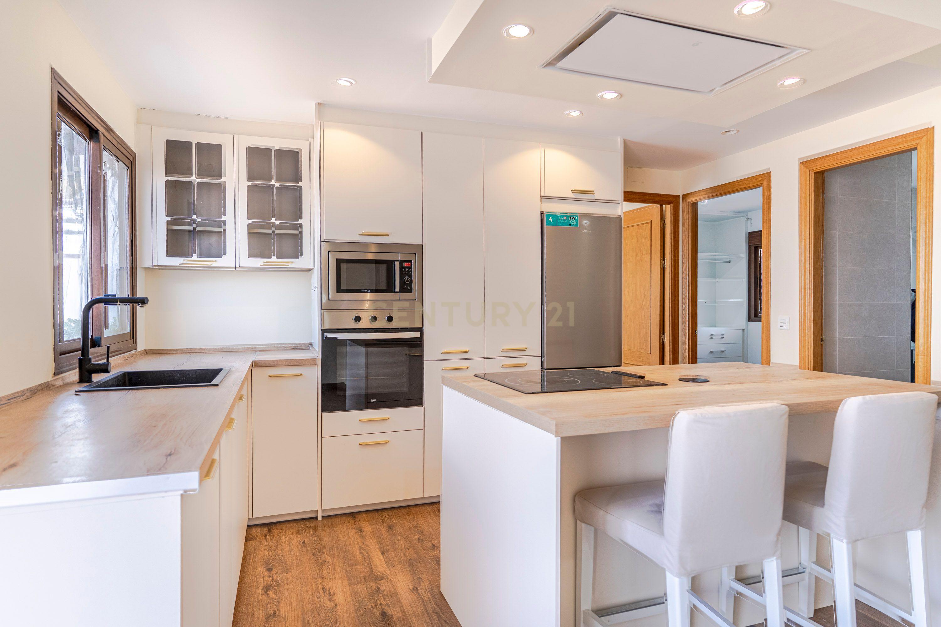Apartamento T2 Moderno com Terraço e Vista em Granada - Image 10