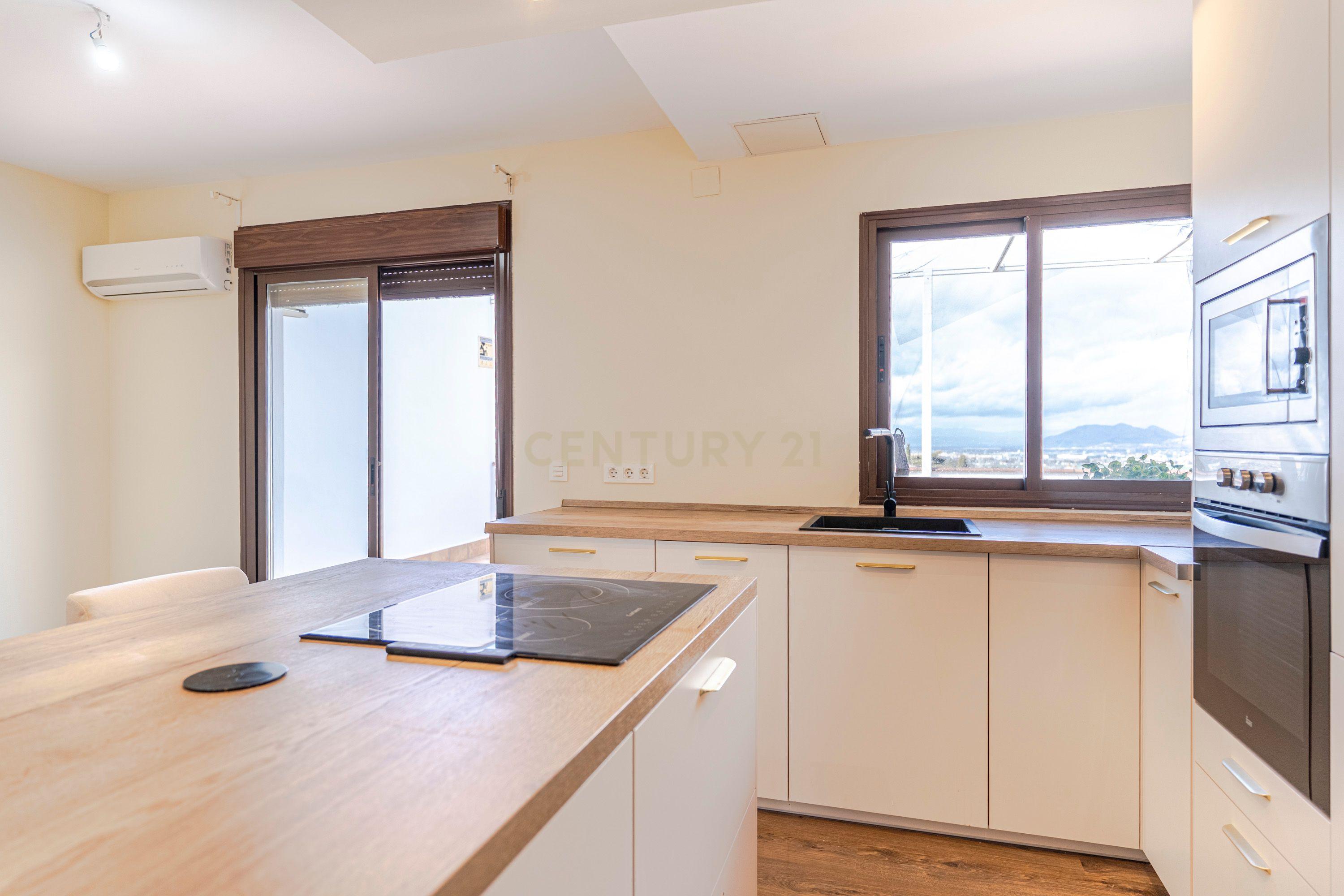 Apartamento T2 Moderno com Terraço e Vista em Granada - Image 8