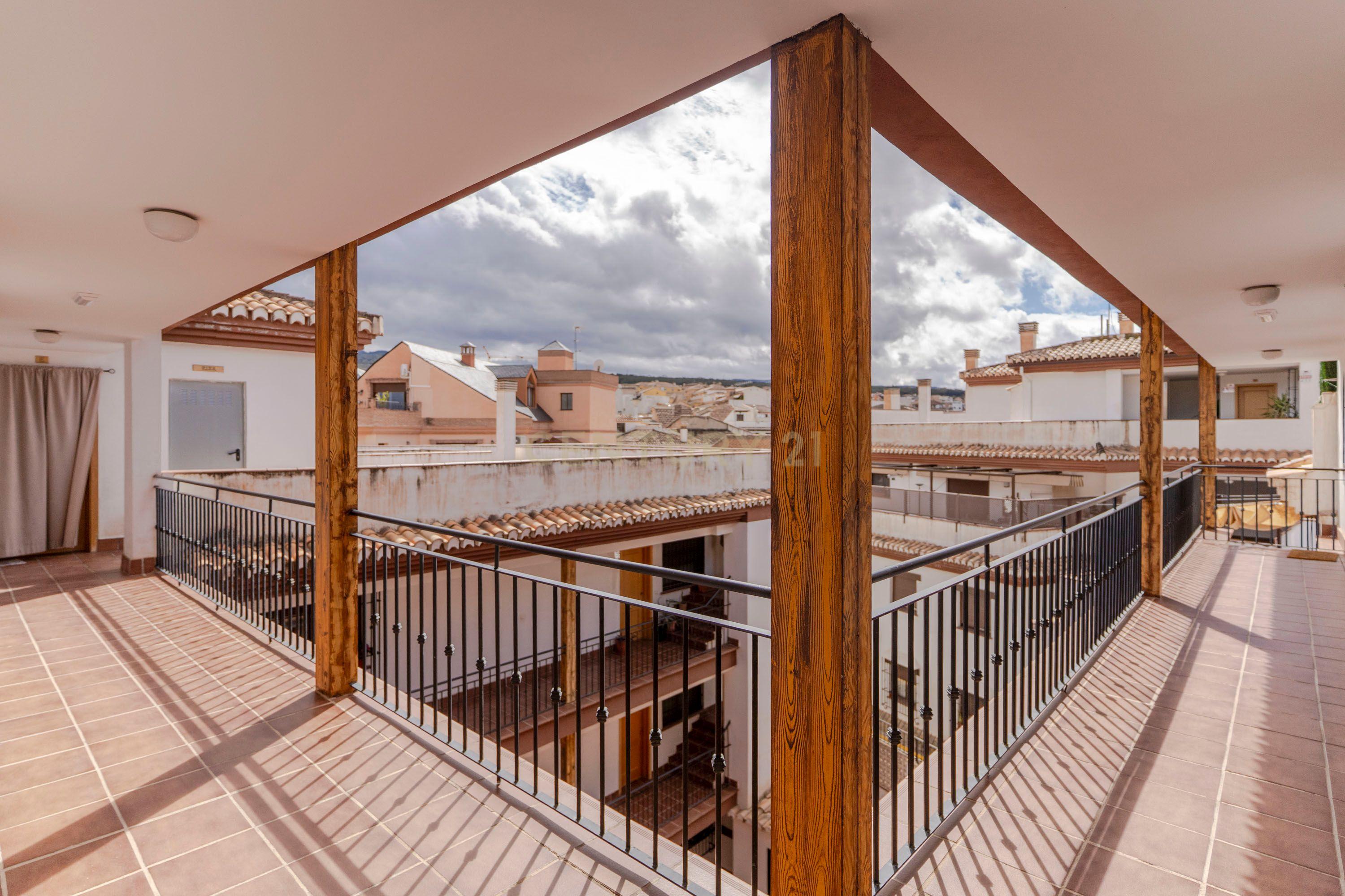 Apartamento T2 Moderno com Terraço e Vista em Granada - Image 24