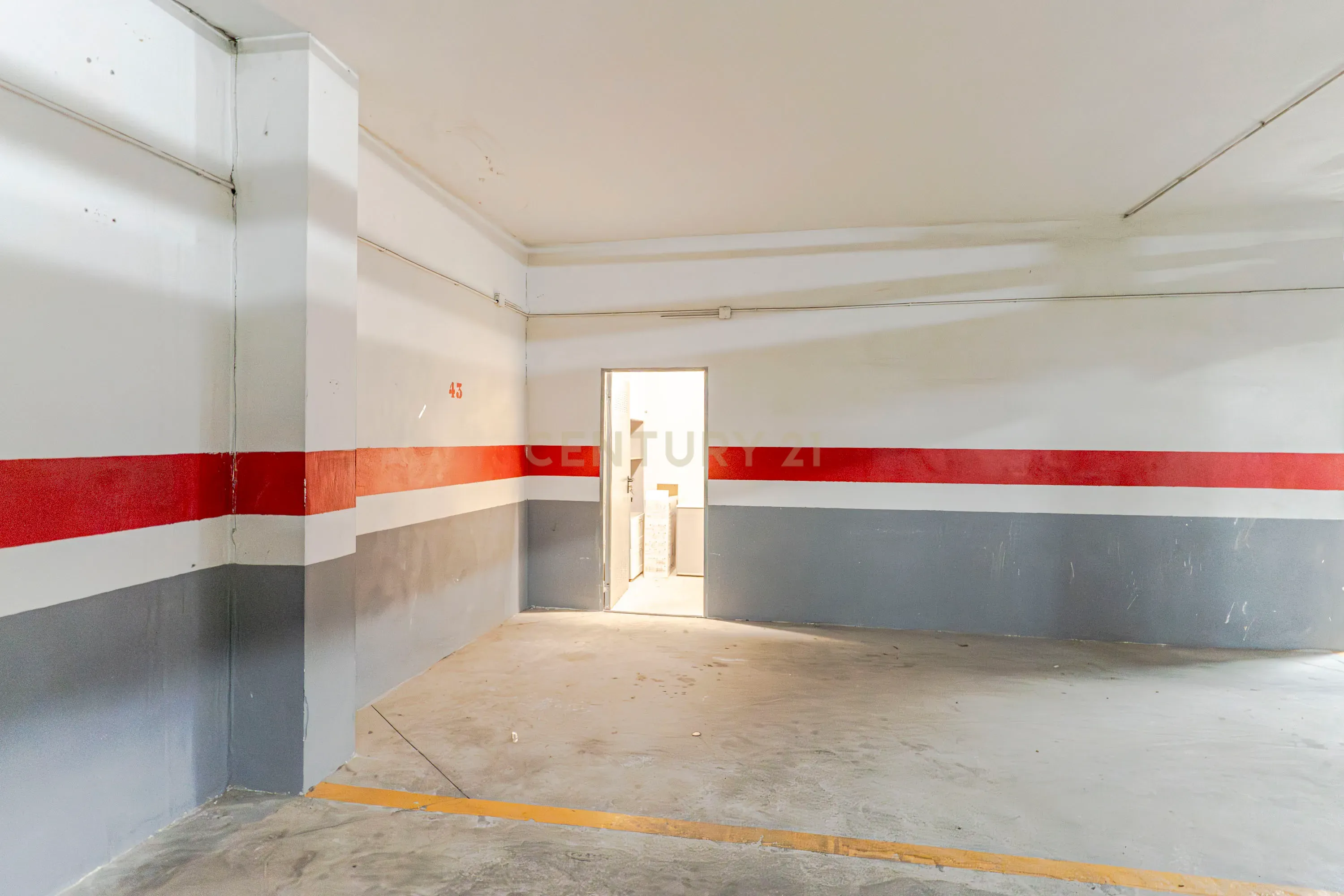 Apartamento T2 Moderno com Terraço e Vista em Granada - Image 28