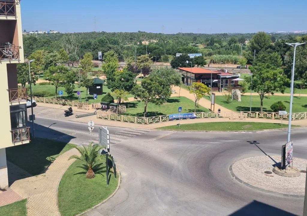 T3 Espaçoso em Excelente Localização- Quinta do Conde - Image 3