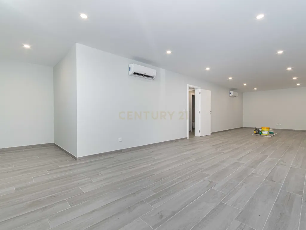 Moradia T4 Premium independente com Piscina (Nova Construção) / Barcarena - Image 40