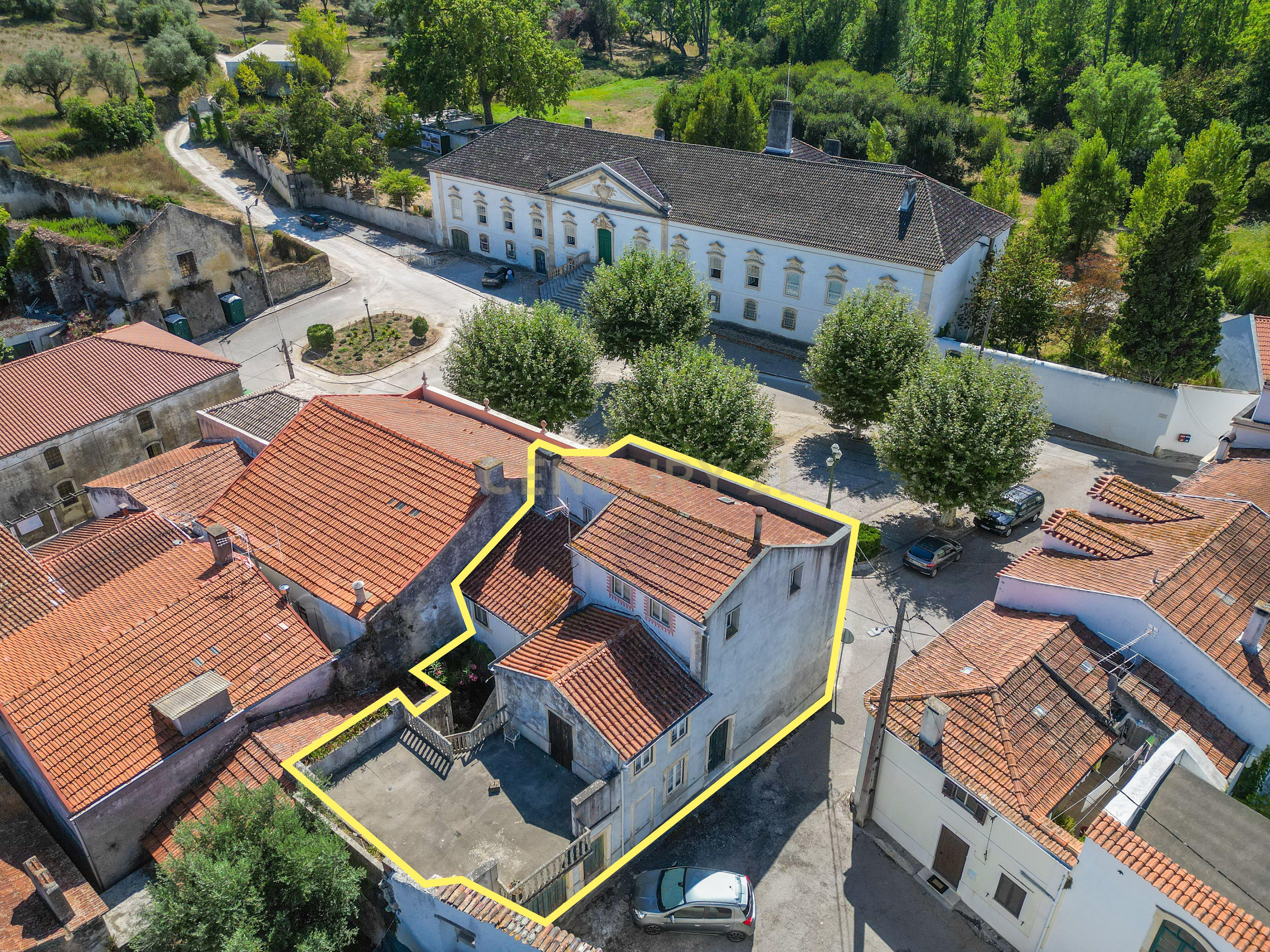 Fotografia 2 de Venda de 1/3 de Propriedade Histórica com 3 Pisos, Garagem e Terraço – Maiorca, Figueira da Foz