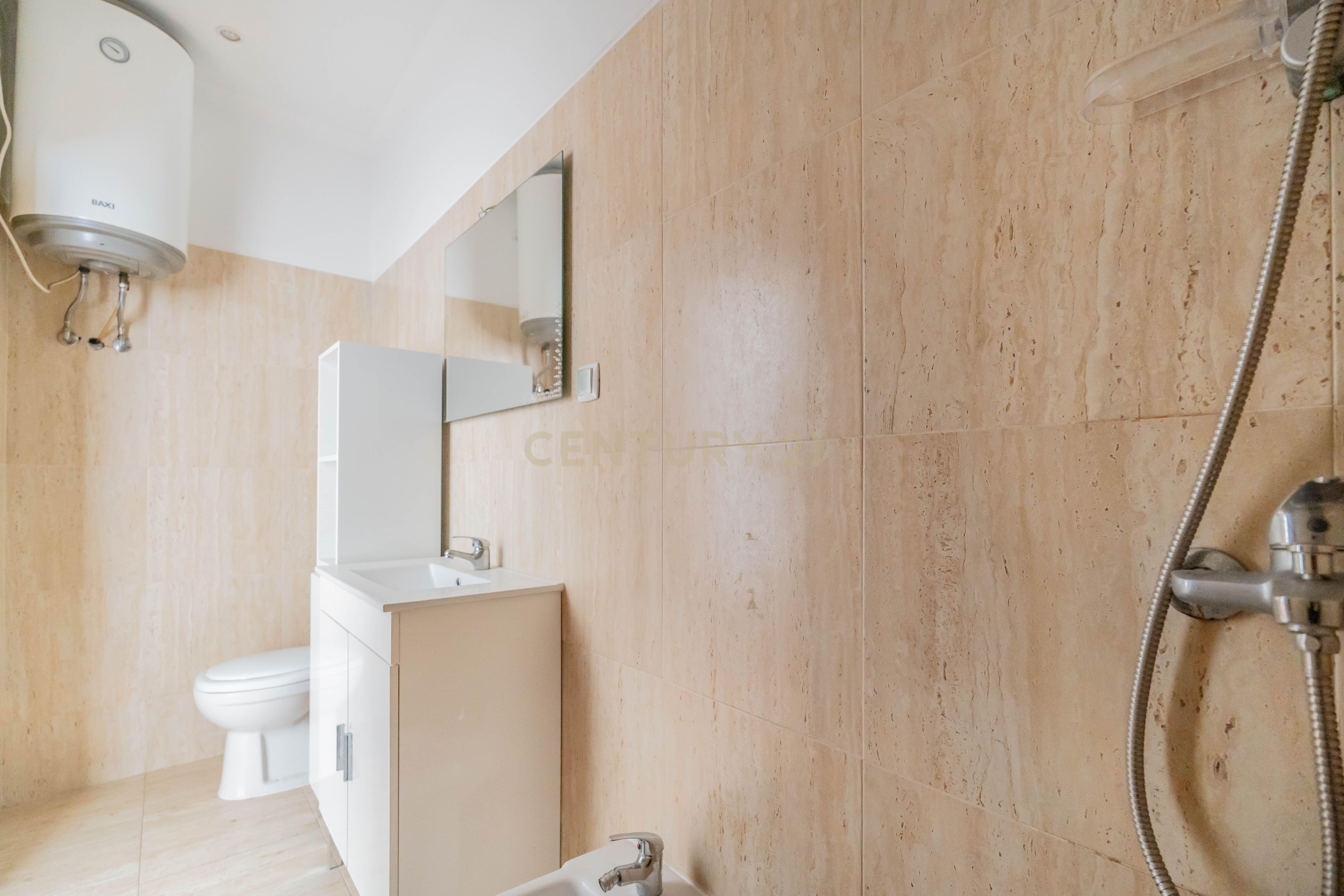 Fotografia 7 de Prédio Comercial no Centro de Portimão com Potencial para 3 Apartamentos