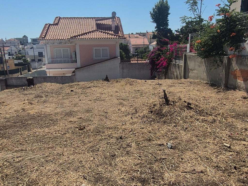 Terreno Urbano para Construção | 317 m² | Vale de Cavala – Charneca da Caparica - Image 1