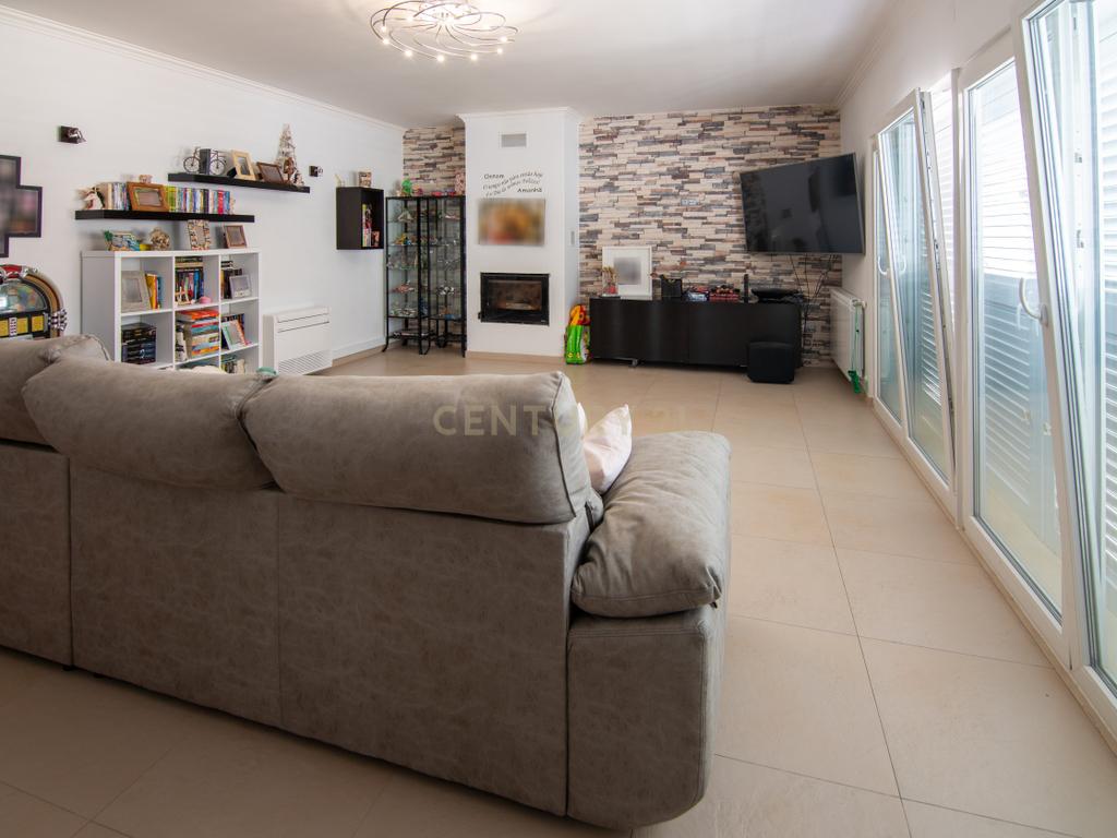 Moradia com Piscina em Vendas Novas - Image 32
