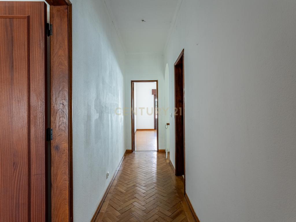 Espaçosa Moradia T3 em Azambuja, Lisboa - Image 29