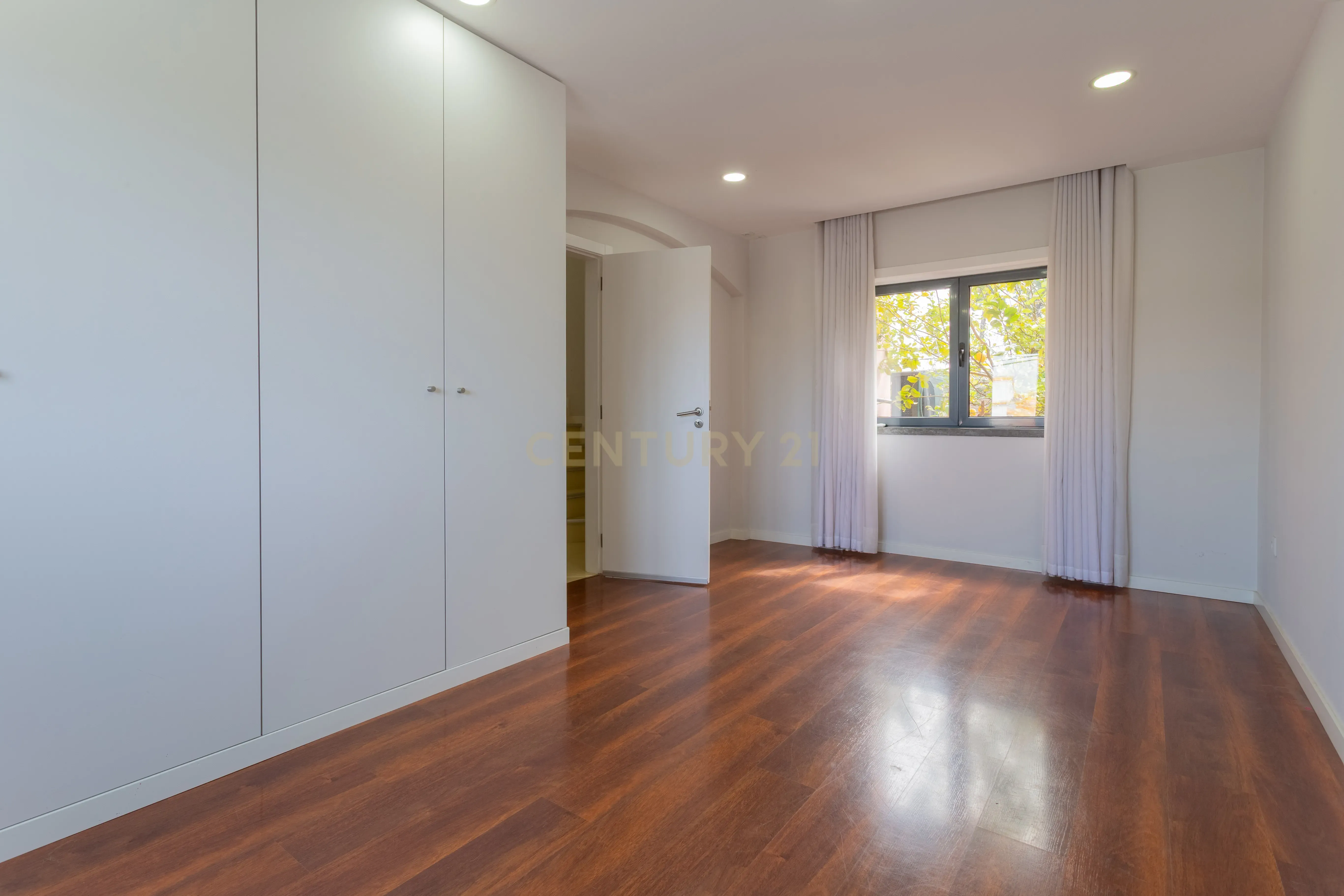 Moradia T4 com Piscina e espaço exterior em Belverde - Seixal - Image 12