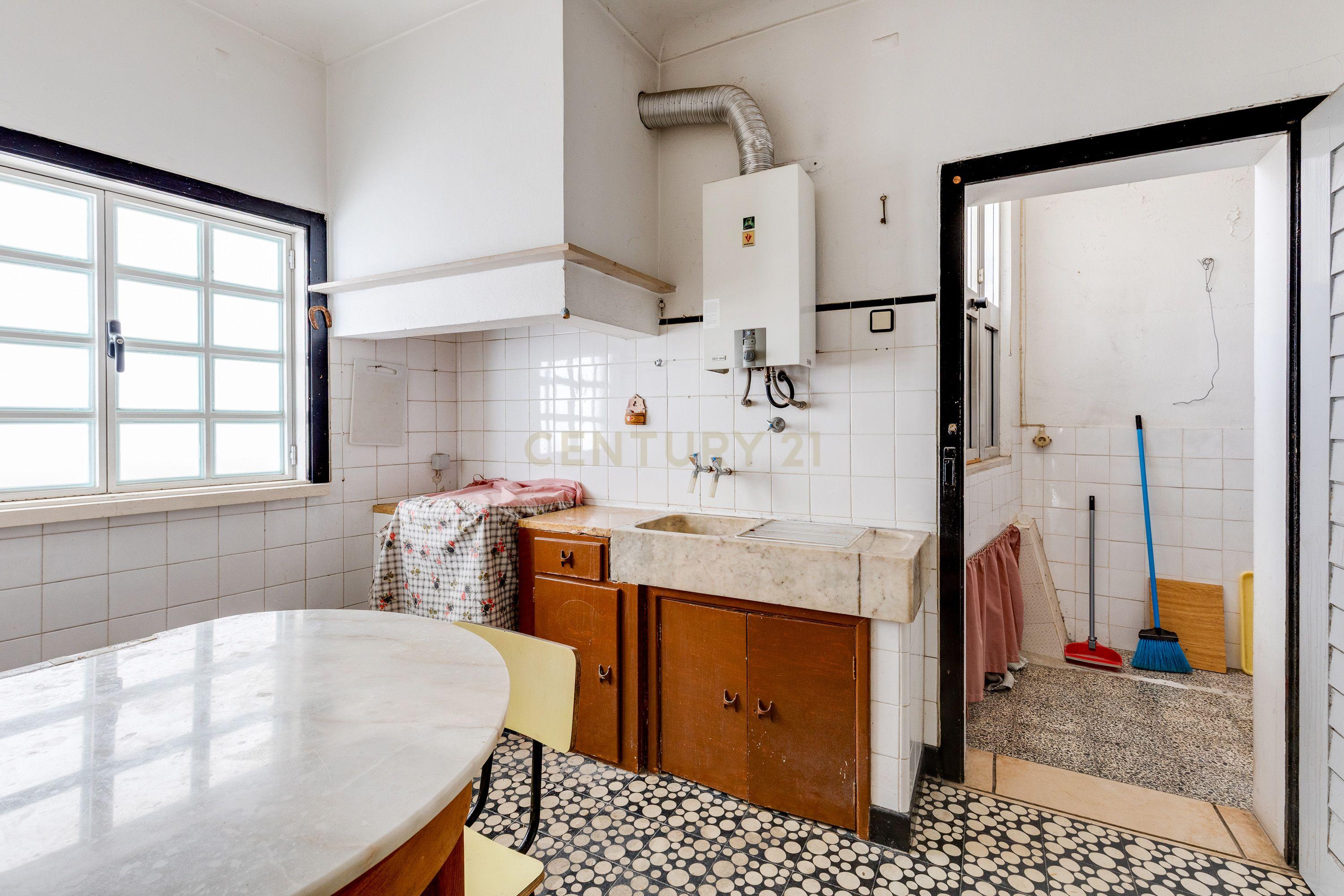 Fotografia 8 de Excelente apartamento T2 no jardim de Porto de Mós!
