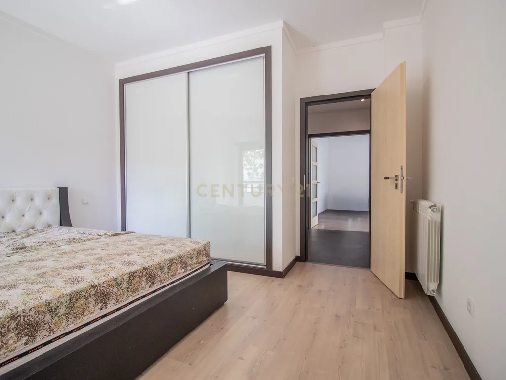 Apartamento T3 c/ 2 Varandas, Garagem Dupla e Terraço com Sala de Eventos - Image 13