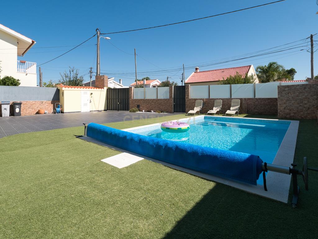 Moradia Isolada T3 com Piscina- Furo água - Aroeira - Image 2