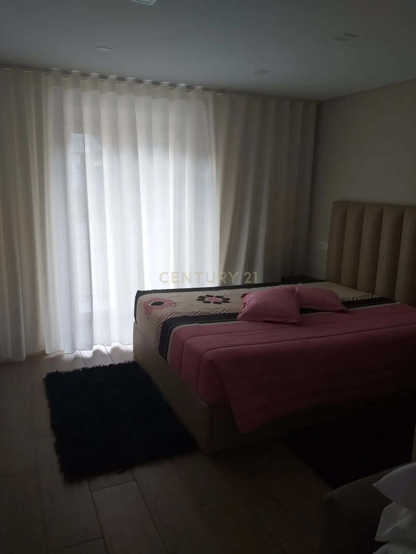 Magnífica Casa com 3 Apartamentos na Vila do Gerês - Image 36
