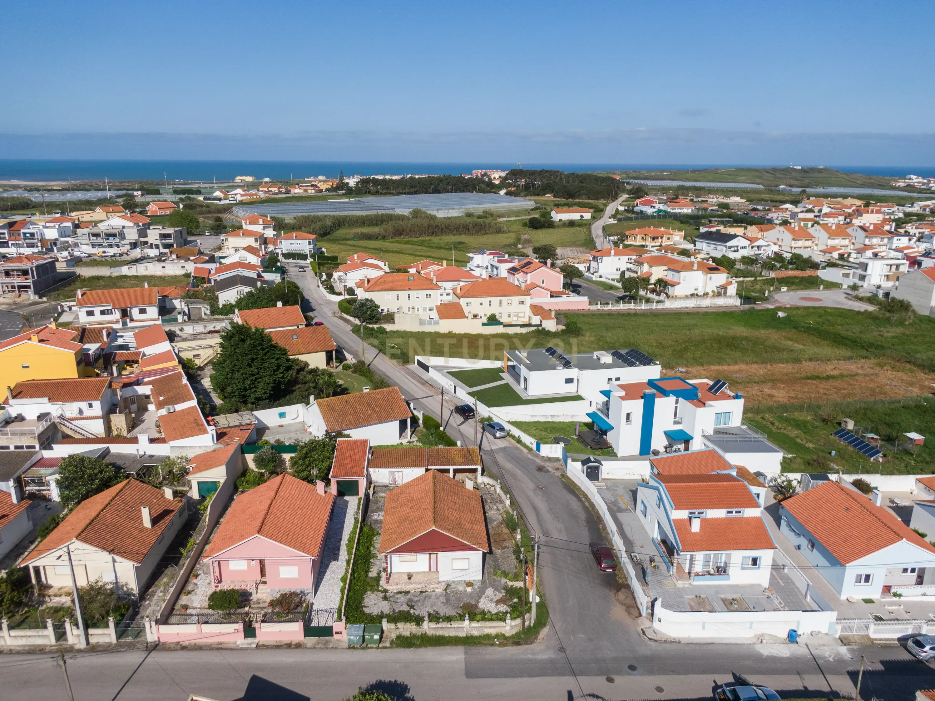 MORADIA TÉRREA T2+1, COM GARAGEM E LOGRADOURO, NA SILVEIRA, A 5 MINUTOS DA PRAIA AZUL - Image 65
