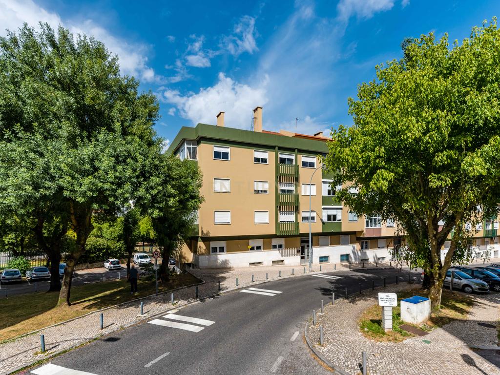 Apartamento Renovado T3 na Amadora - Image 24