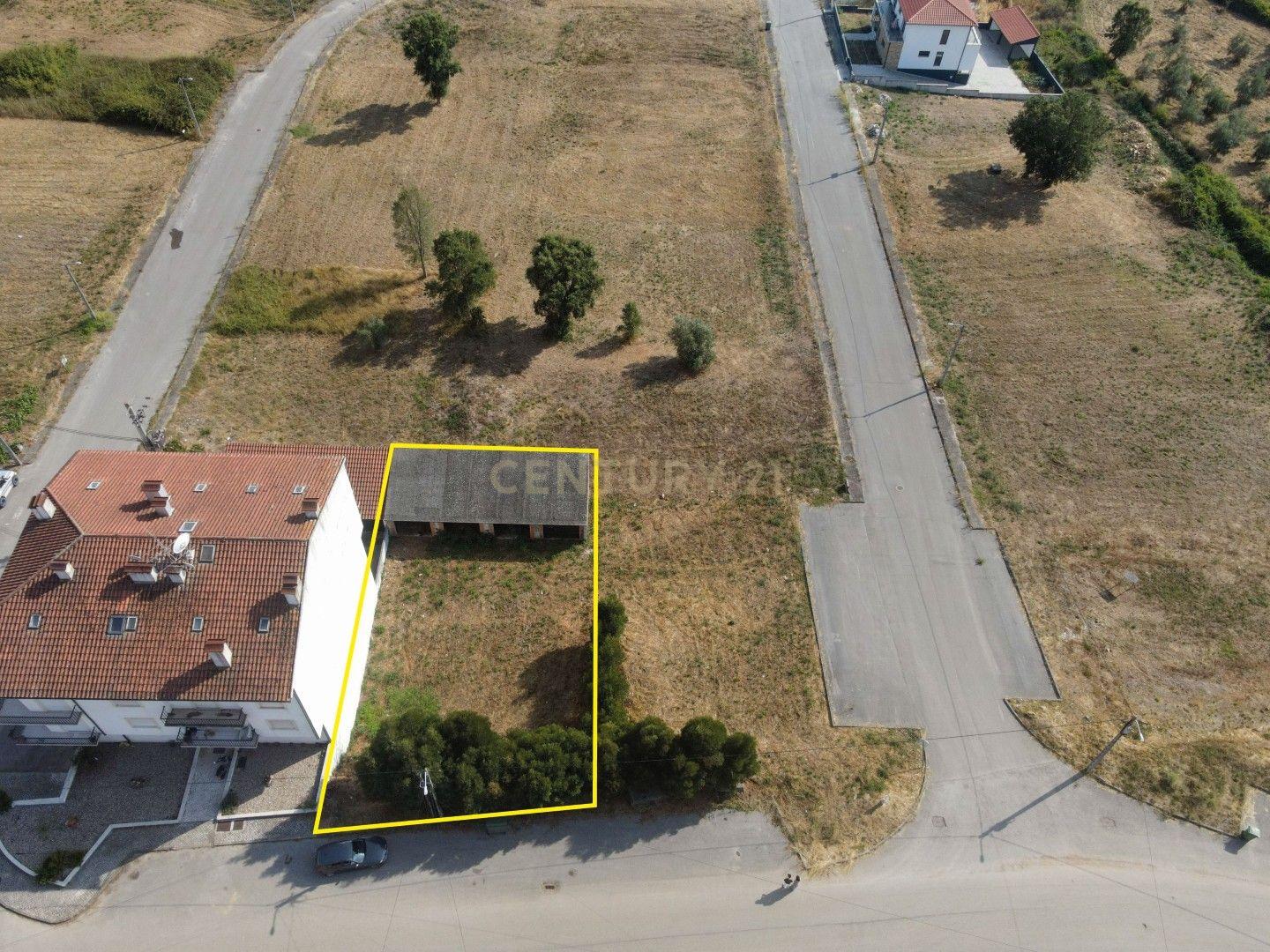 Fotografia 6 de Lote - Construção de Prédio