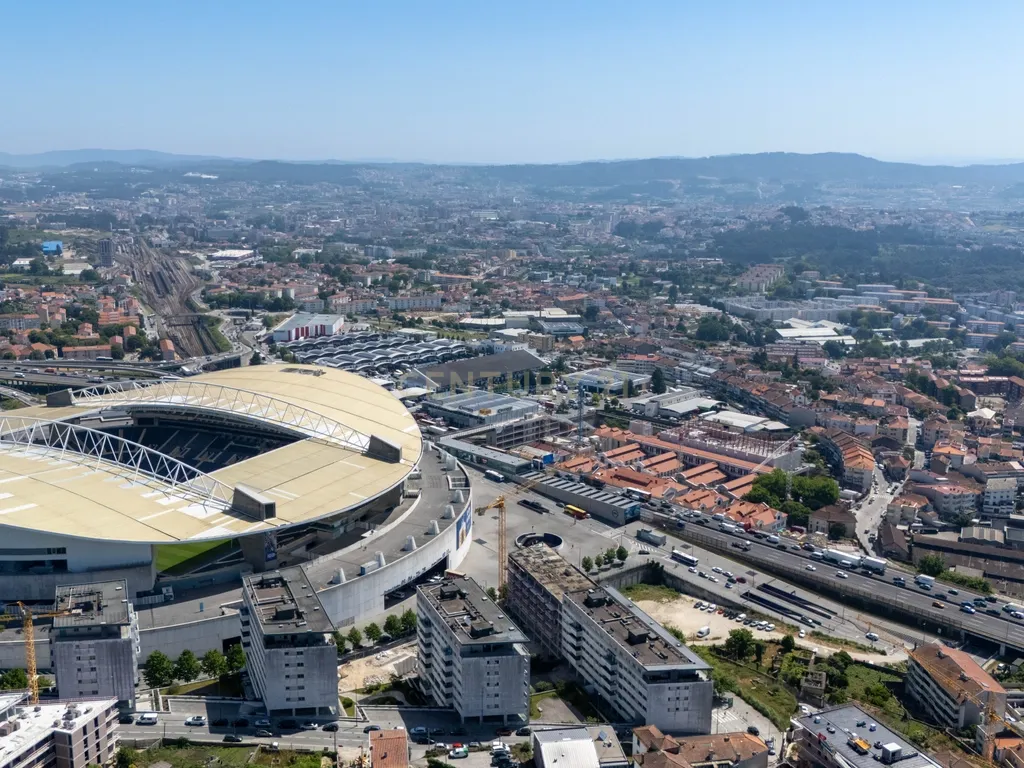 T2 nas Antas em Condomínio Privado com Varanda! - Image 14