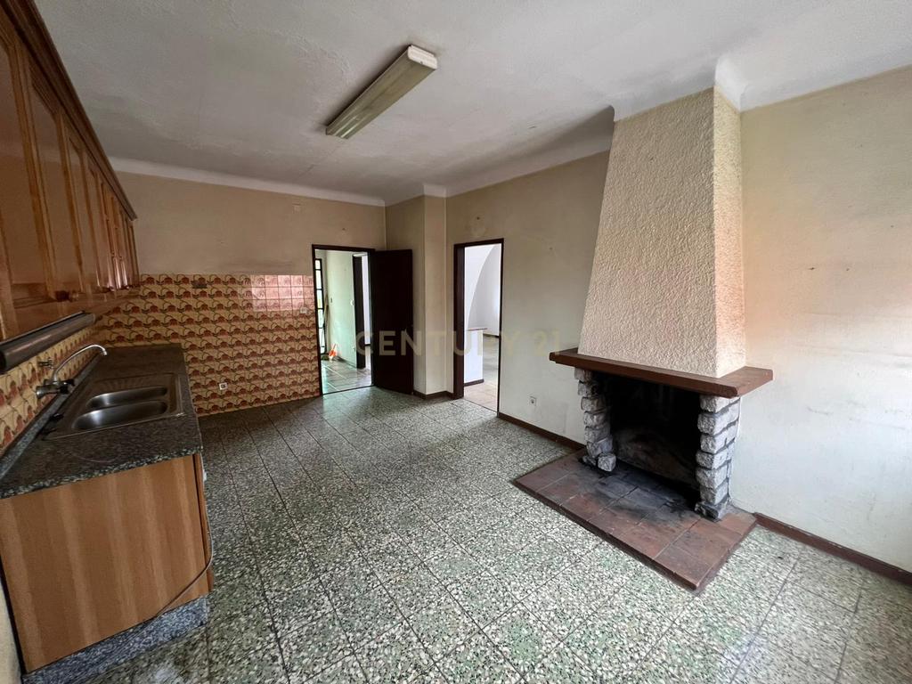 🏡 Moradia Isolada de 4 Frentes – Vila Verde da Raia, Chaves - Image 11