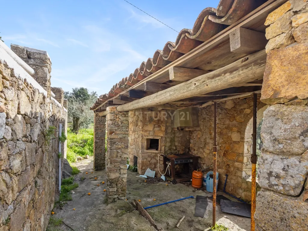 Moradia com Terreno em Portalegre - Image 3