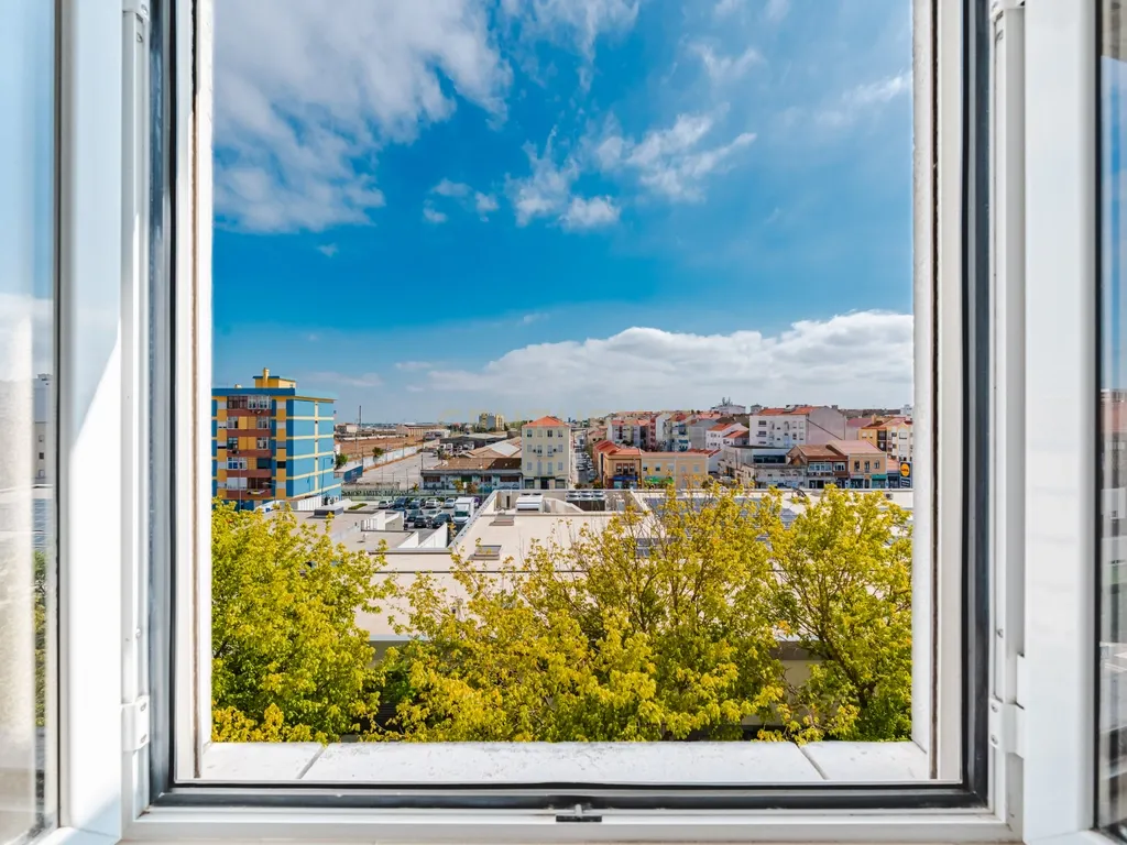 T2 na Verderena, a 5 min dos barcos do Barreiro e 25 min de Lisboa - Image 12