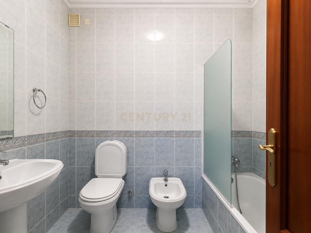 T5 ou T2+3 Duplex: Habitação Própria ou Investimento - Image 11