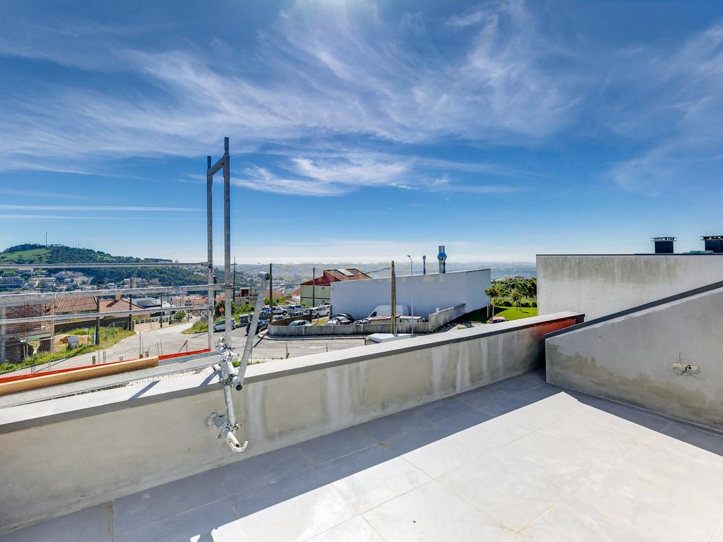Moradia T4 com piscina em Caneças - Image 52