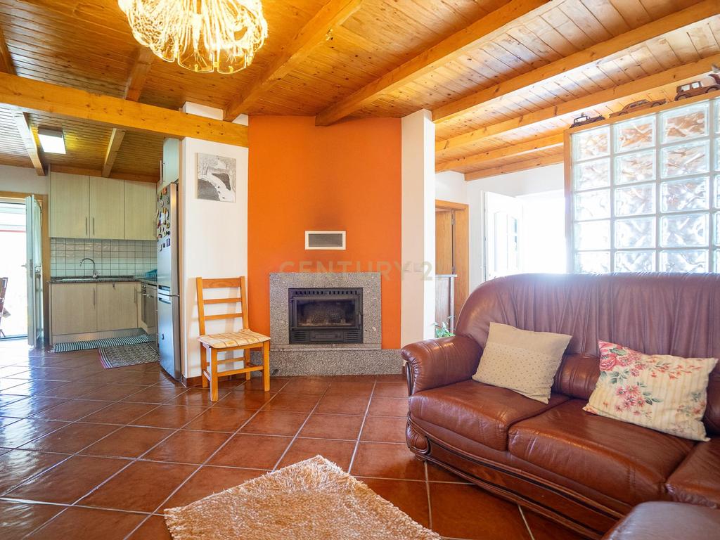 Moradia T3 , Moradia T2 e Moradia T3+2 com piscina, terreno, garagem r alojamento Local Gois - Image 4