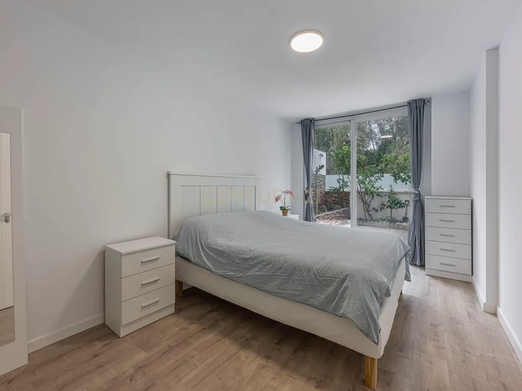 Moradia de Luxo a 500 Metros da Praia - Image 39