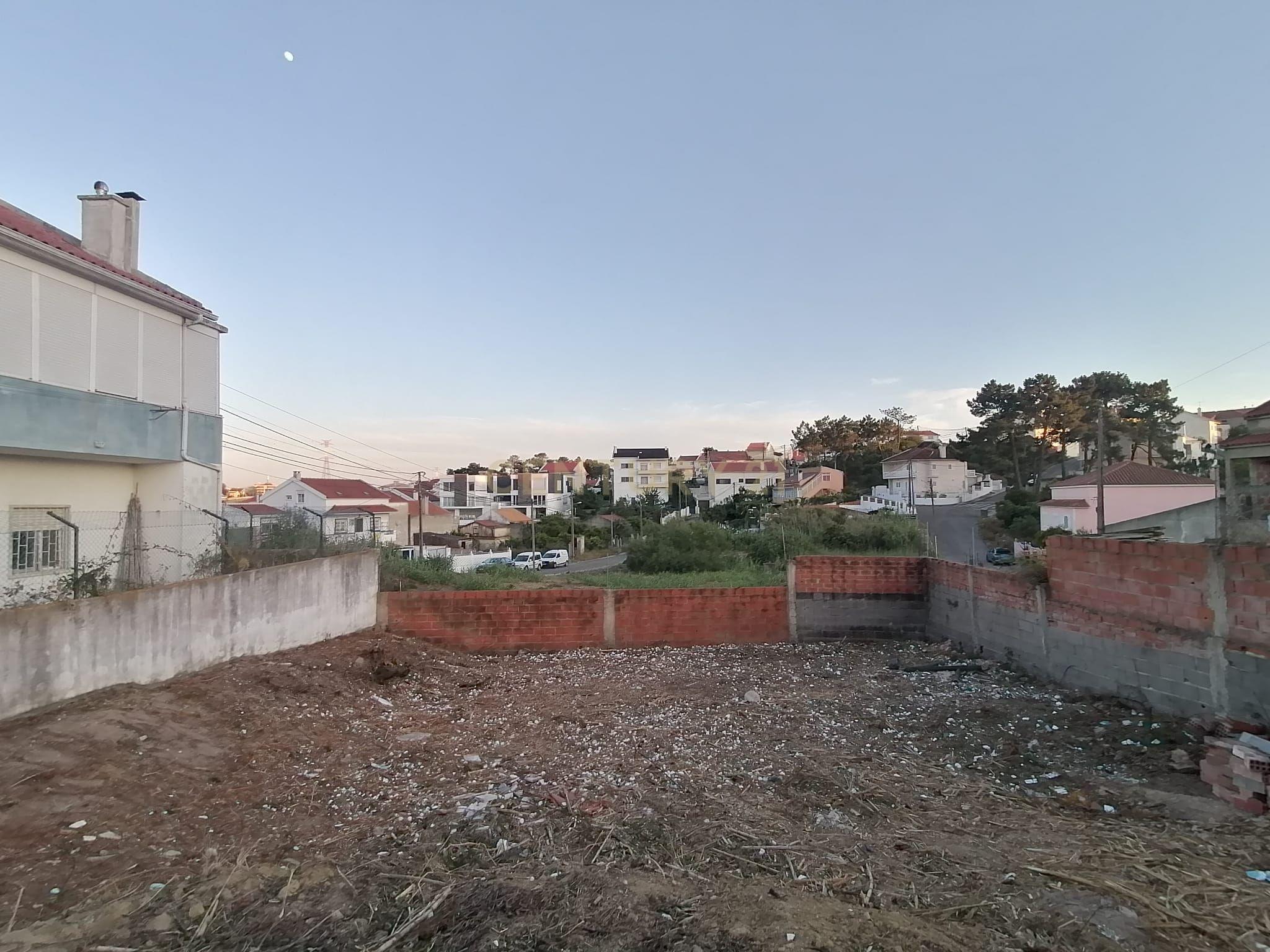 Land for sale in Almada, Portugal — €95,000