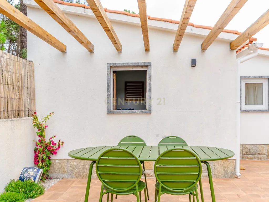 Viver com Elegância entre o Litoral e a Cidade – Uma Casa Sustentável em Colares, Portugal - Image 18