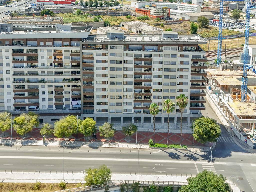 T3 com Vista Rio, Condomínio Privado com Jardim Infantil | Parque das Nações Sul - Image 34