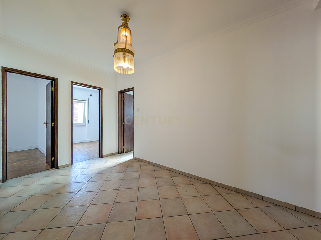 Pinhal Palmeira - Moradia Bifamiliar + Moradia T2 com Armazém em Terreno de 1.010 m² - Image 19