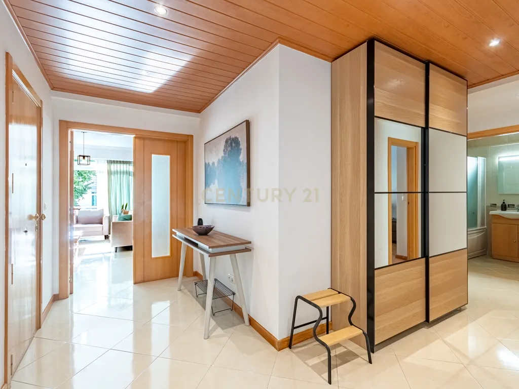 T3 com suite, lareira e BOX PRIVATIVA DE 41 m² | Quinta da Flamenga – Vialonga - Image 6