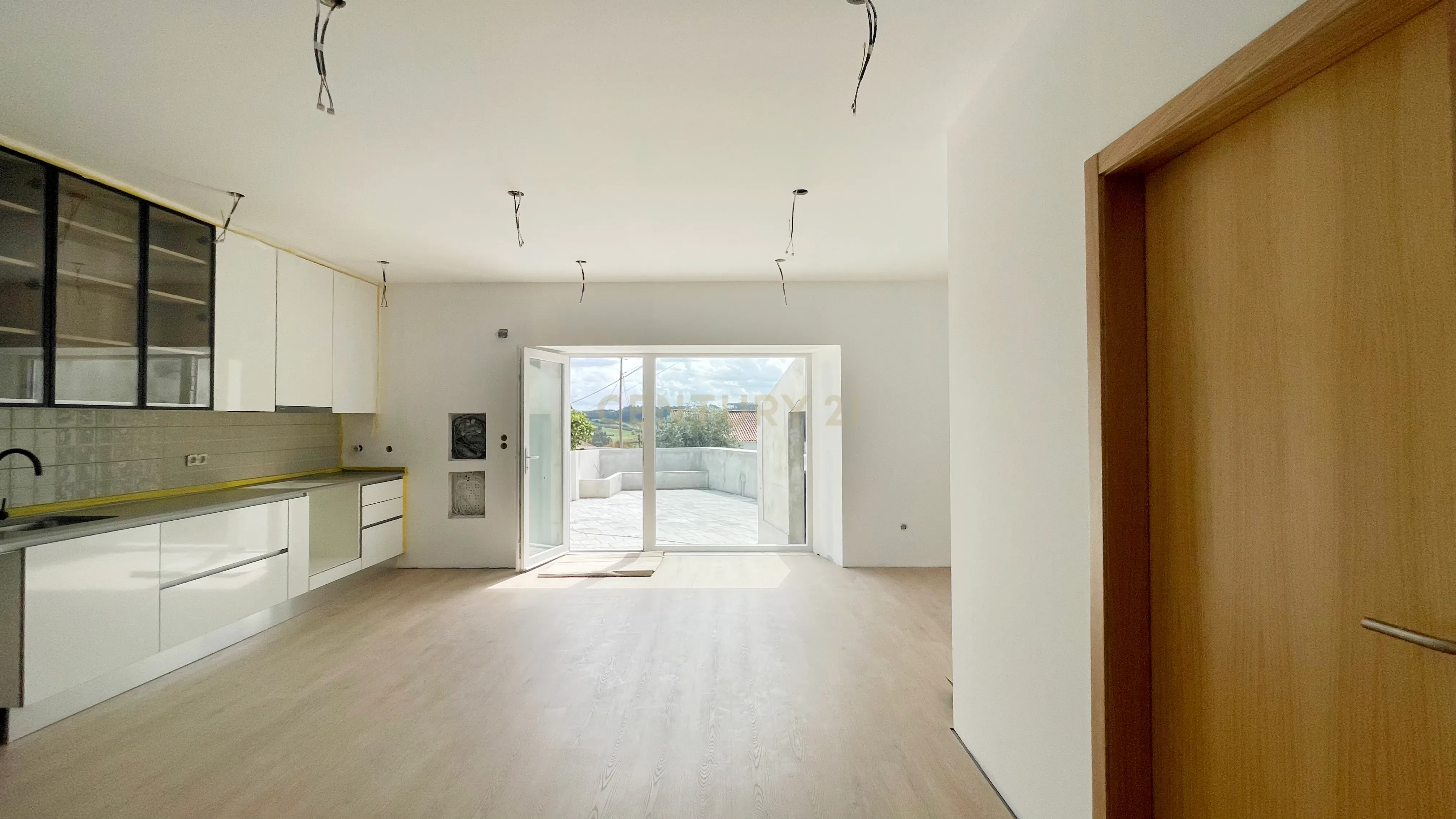 Moradia T2 como nova e espaço exterior - Lourinhã - Image 5
