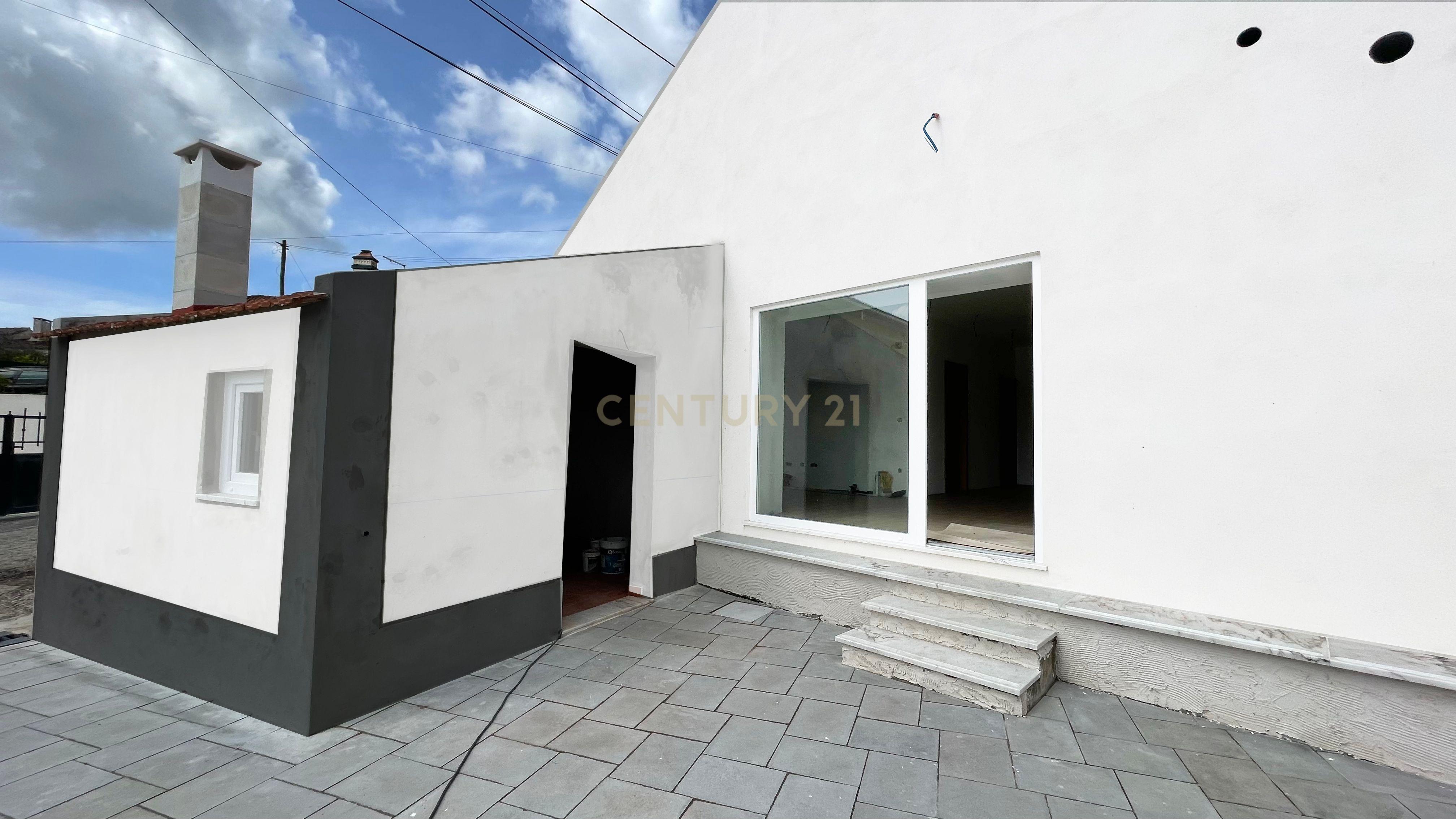 Moradia T2 como nova e espaço exterior - Lourinhã - Image 6