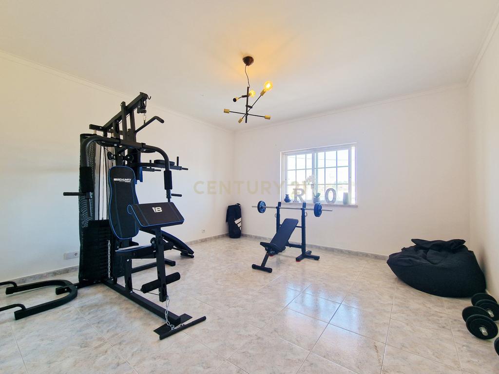 Moradia isolada de 6 assoalhadas com garagem - Zona tranquila - Image 34