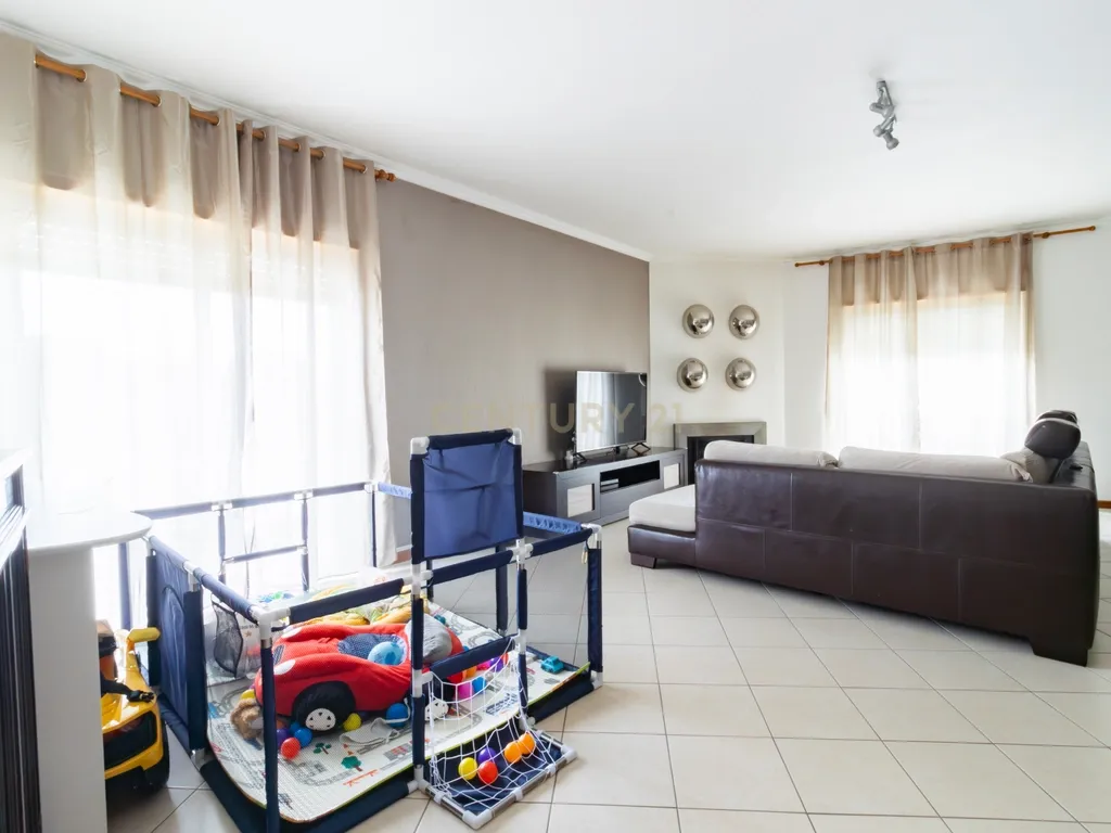 Apartamento T3 Espaçoso com elevador em Pataias, Alcobaça com Vista para o Campo - Image 4