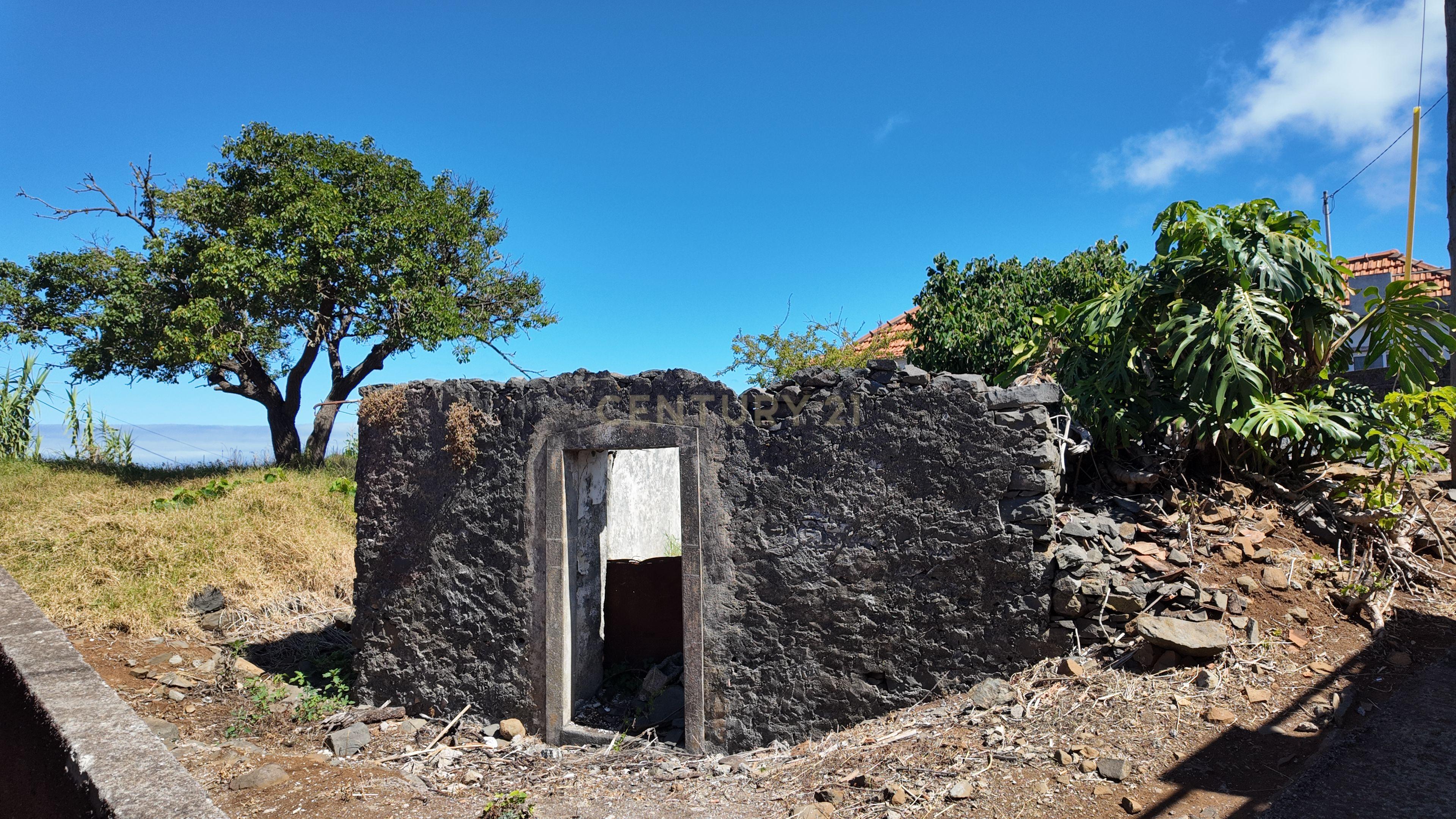 Fotografia 7 de Casa em Ruínas com Vista Montanha em Ponta do Pargo, Madeira + Garagem 40m²
