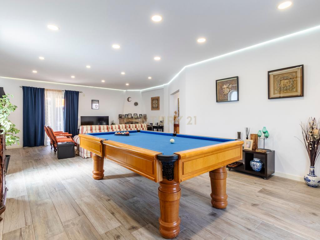 Moradia T4 como nova com piscina na Marisol em Lote de 500m² - Image 65