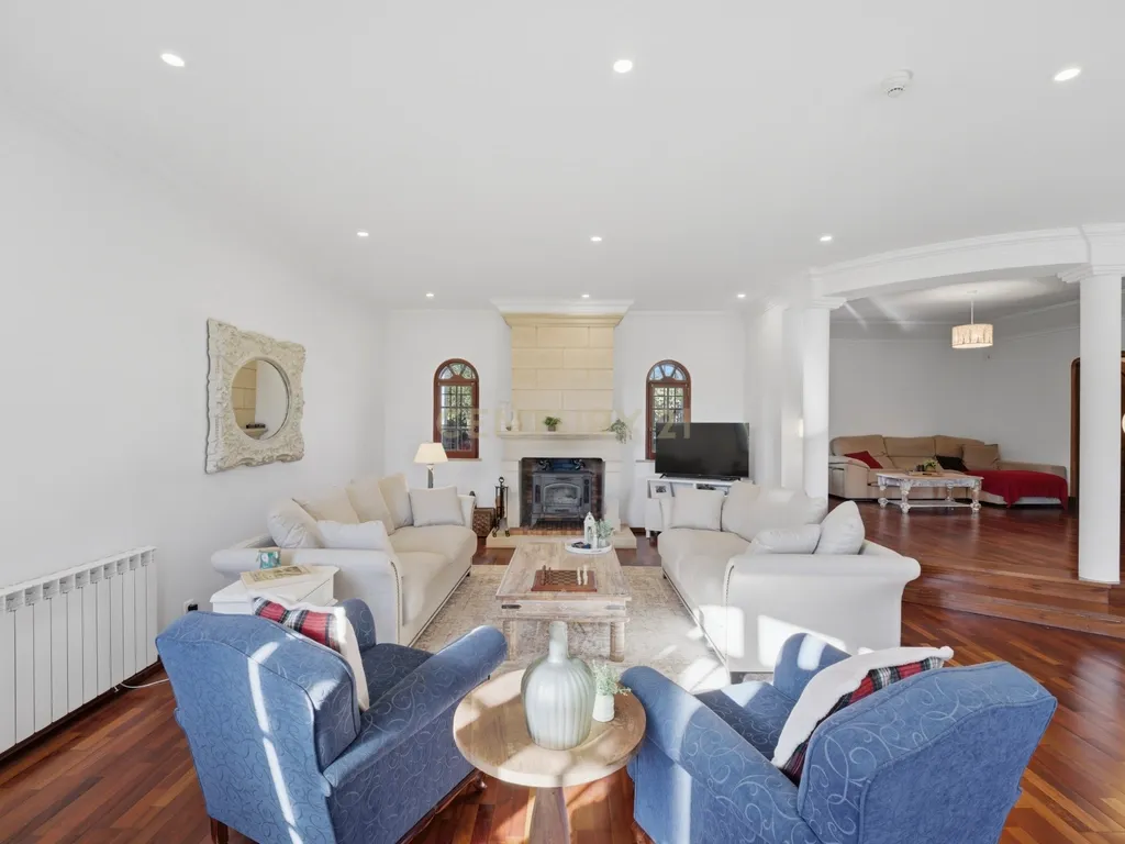 Quinta de Charme em Palmela – Renovada, Espaçosa e Pronta a Viver - Image 3