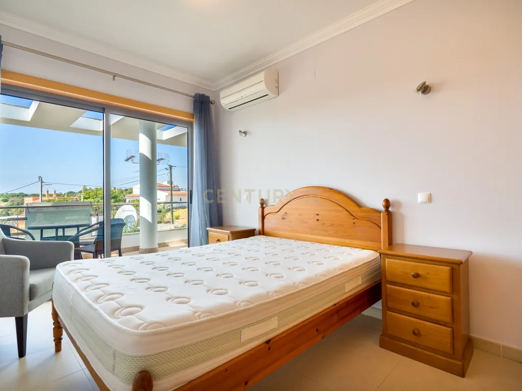 Apartamento Duplex em condomínio privado com piscina, e grande zona verde. - Image 23