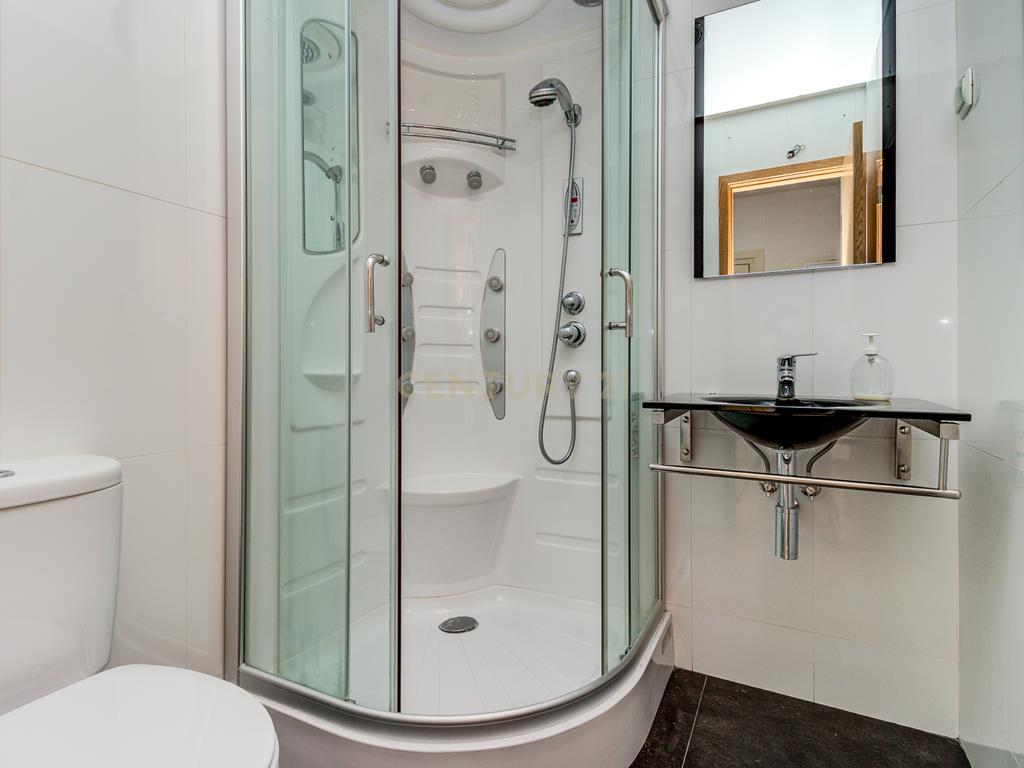  Apartamento T2 à venda na Rua Barão de Sabrosa – Penha de França, Lisboa - Image 15