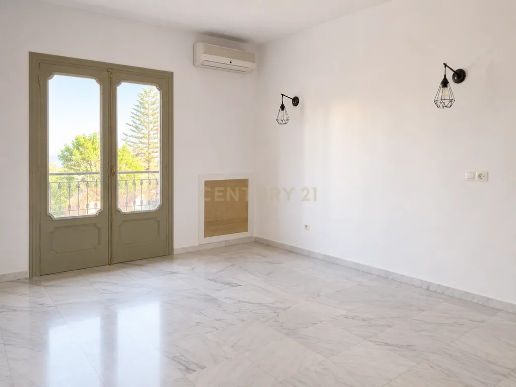 Grande moradia independente com vista para o mar, piscina privada e enorme potencial em Benalmádena - Image 18