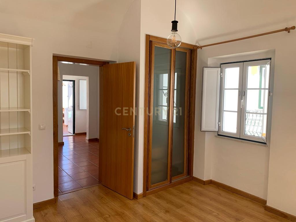 MORADIA T2 COM TERRAÇO EM ÉVORA - Image 1