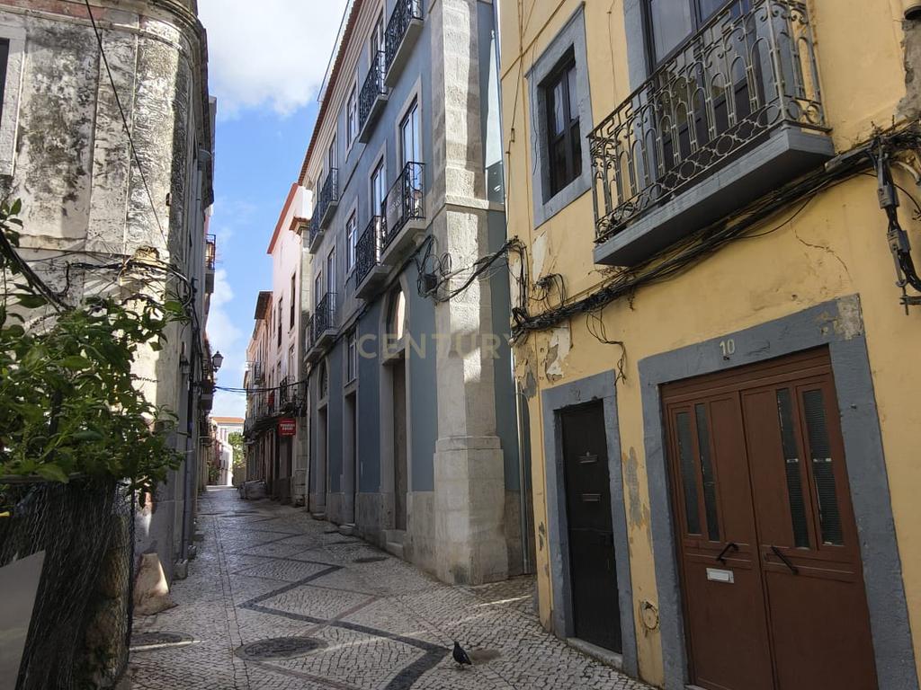 Prédio com 7 frações junto Avenida Luísa Todi, Setúbal - Image 2