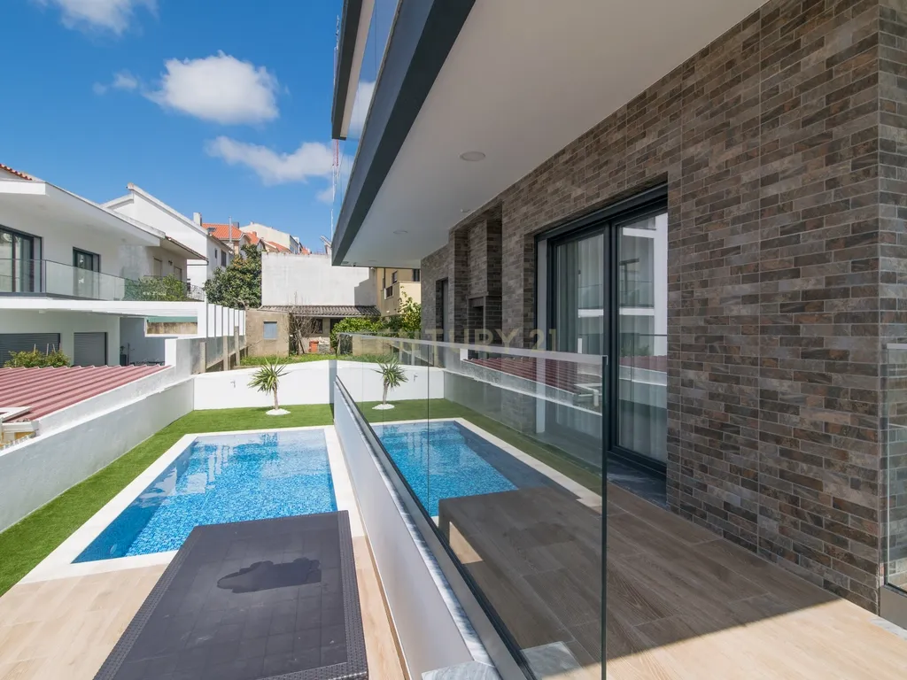Moradia nova para estrear, de Sonho com Vista Panorâmica Sobre Lisboa no Bairro Casal do Bispo - Image 34
