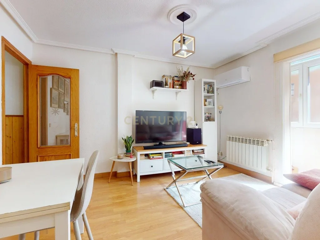 Apartamento Renovado em Alcalá de Henares, Madrid - Image 11