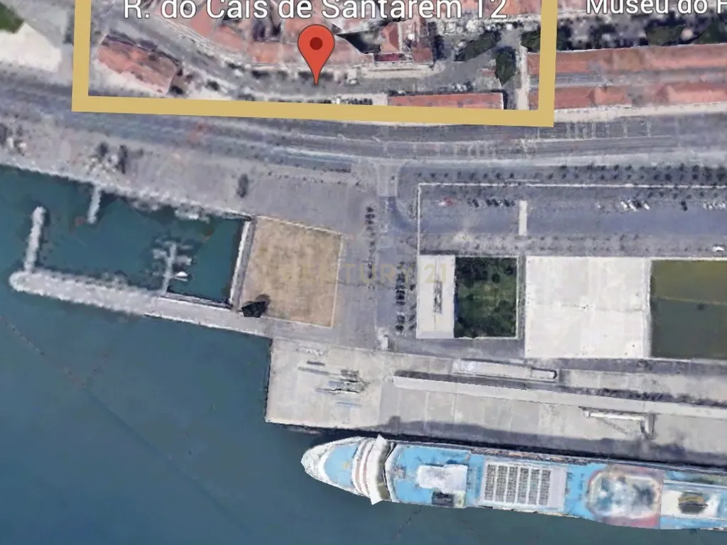 Loja em localização Prime junto ao Rio e Terminal de Cruzeiros - Image 1