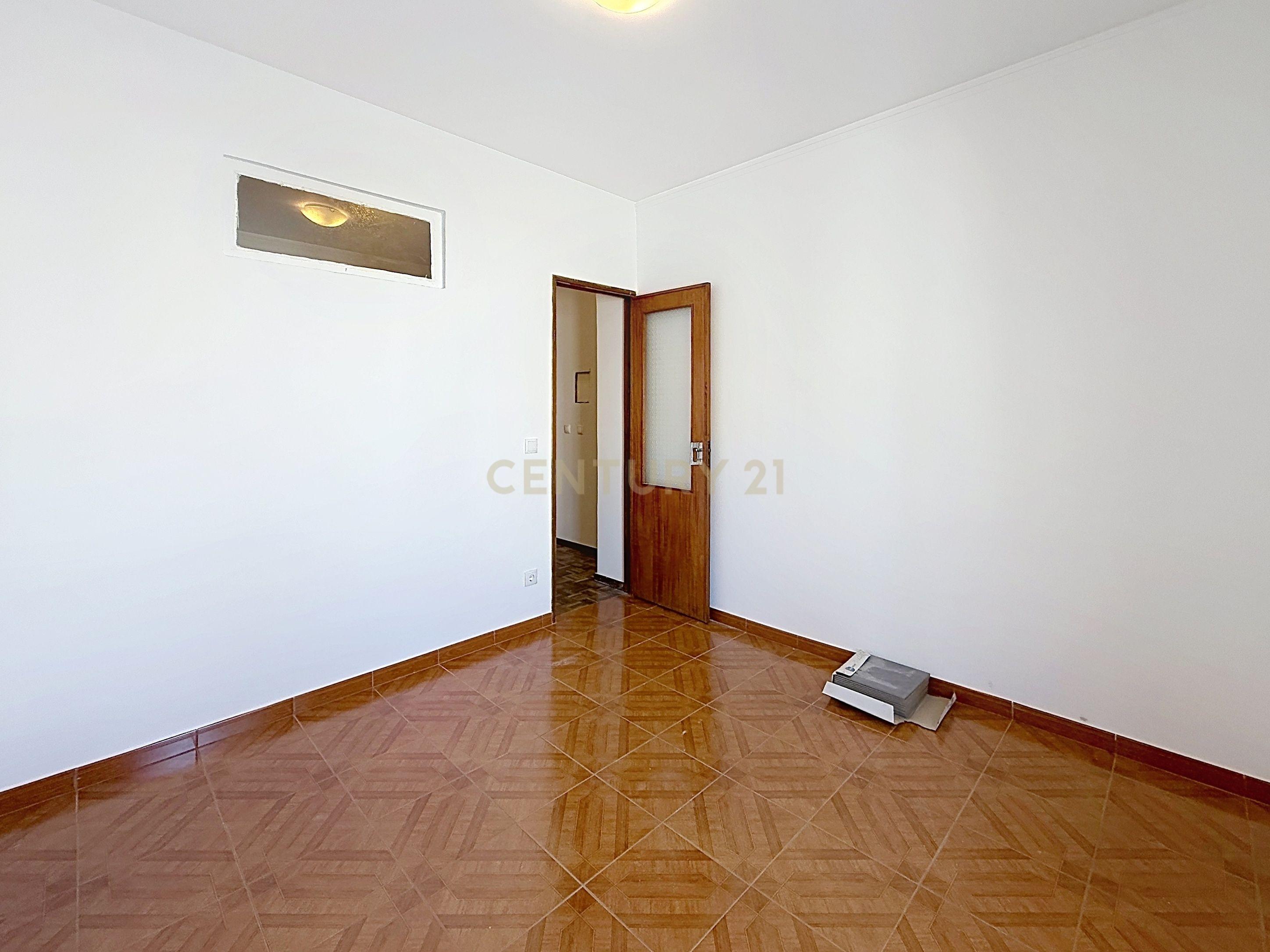 Fotografia 10 de T1+1 Renovado no Centro da Nazaré | Pronto a Habitar | 225.000€