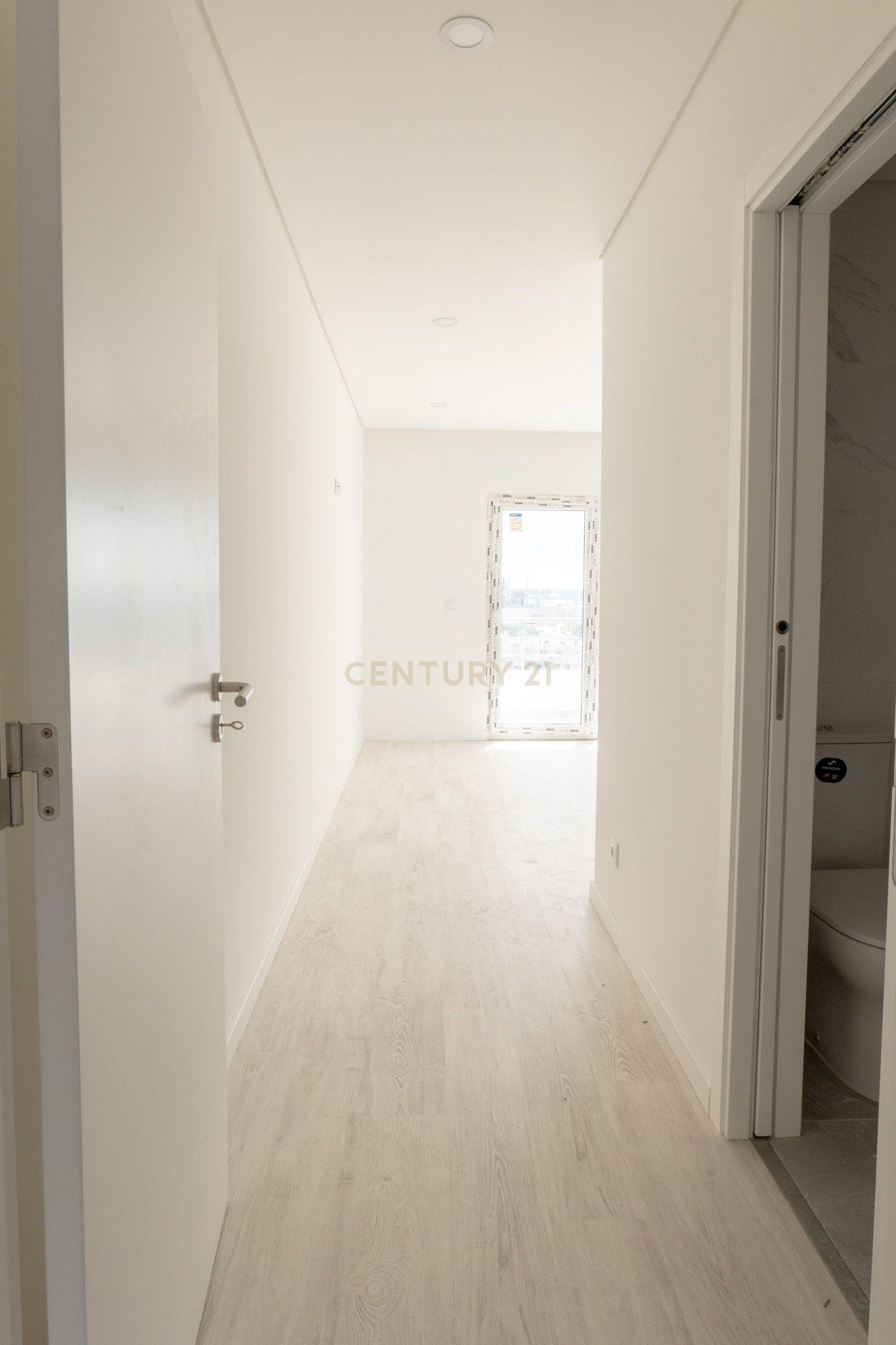 Fotografia 11 de CONDOMINIO QUINTA DA LADEIRA - T2 e T3 COM TERRAÇOS, CHURRASQUEIRA  E JARDIM