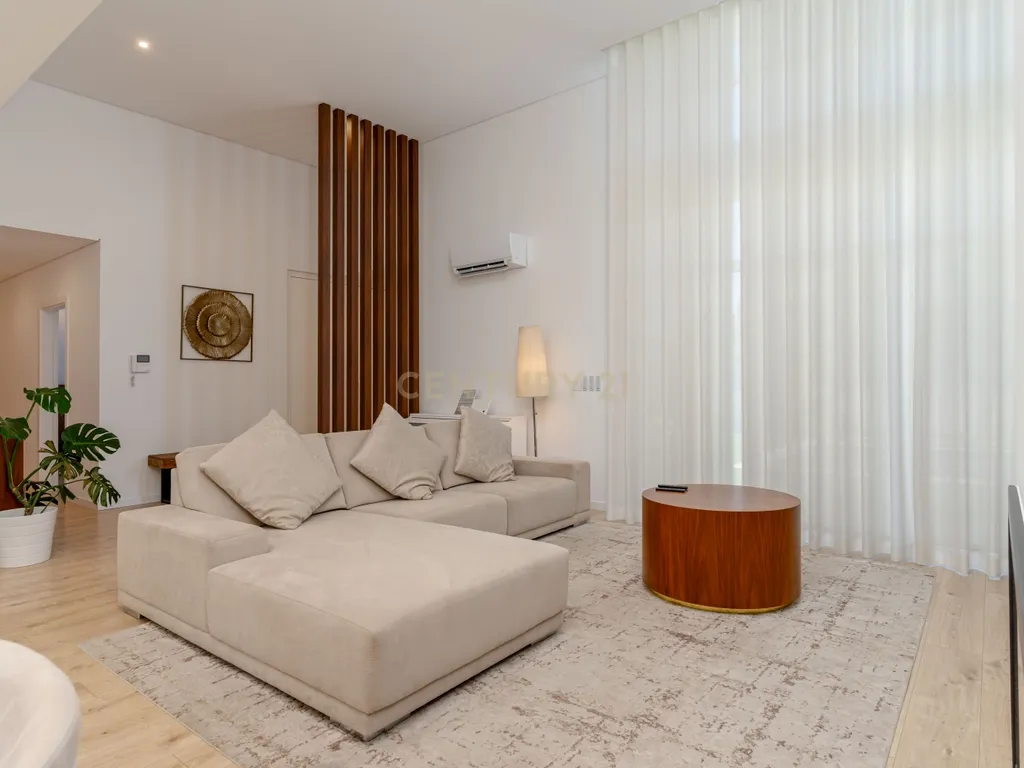 Moradia T4 Térrea de excelência com piscina e casa independente de 50m2 | Quinta da Marquesa - Image 18